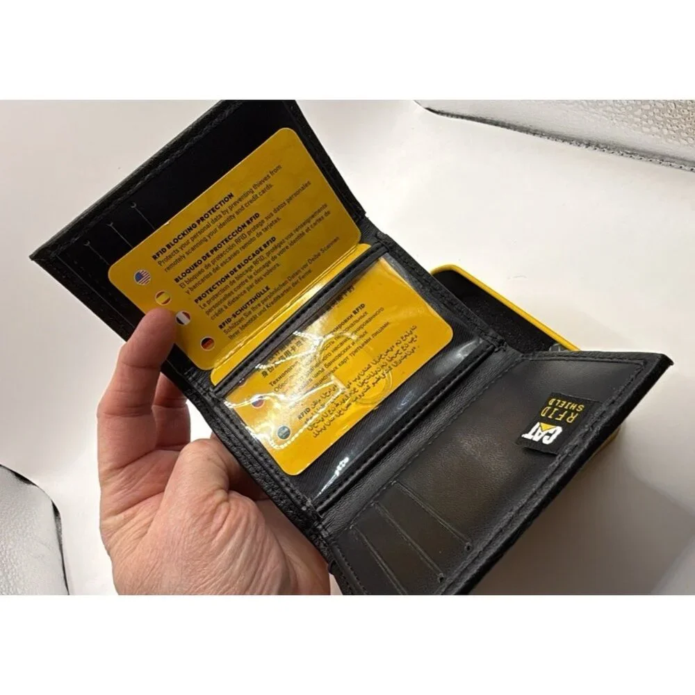 CAT Caterpillar Leather Trifold RFID Black Wallet NEW in Box